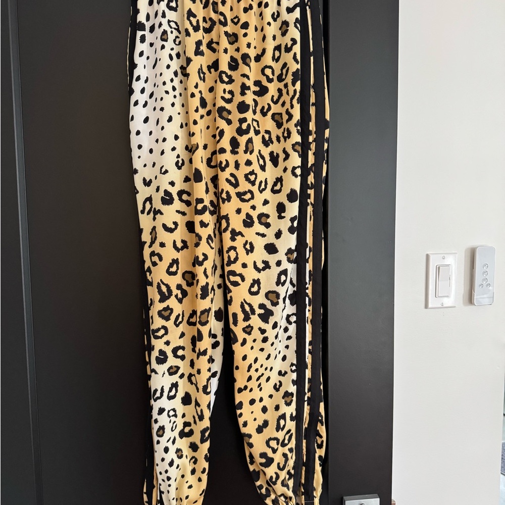Kendall & Kylie Black and Beige Leopard-Print Pants